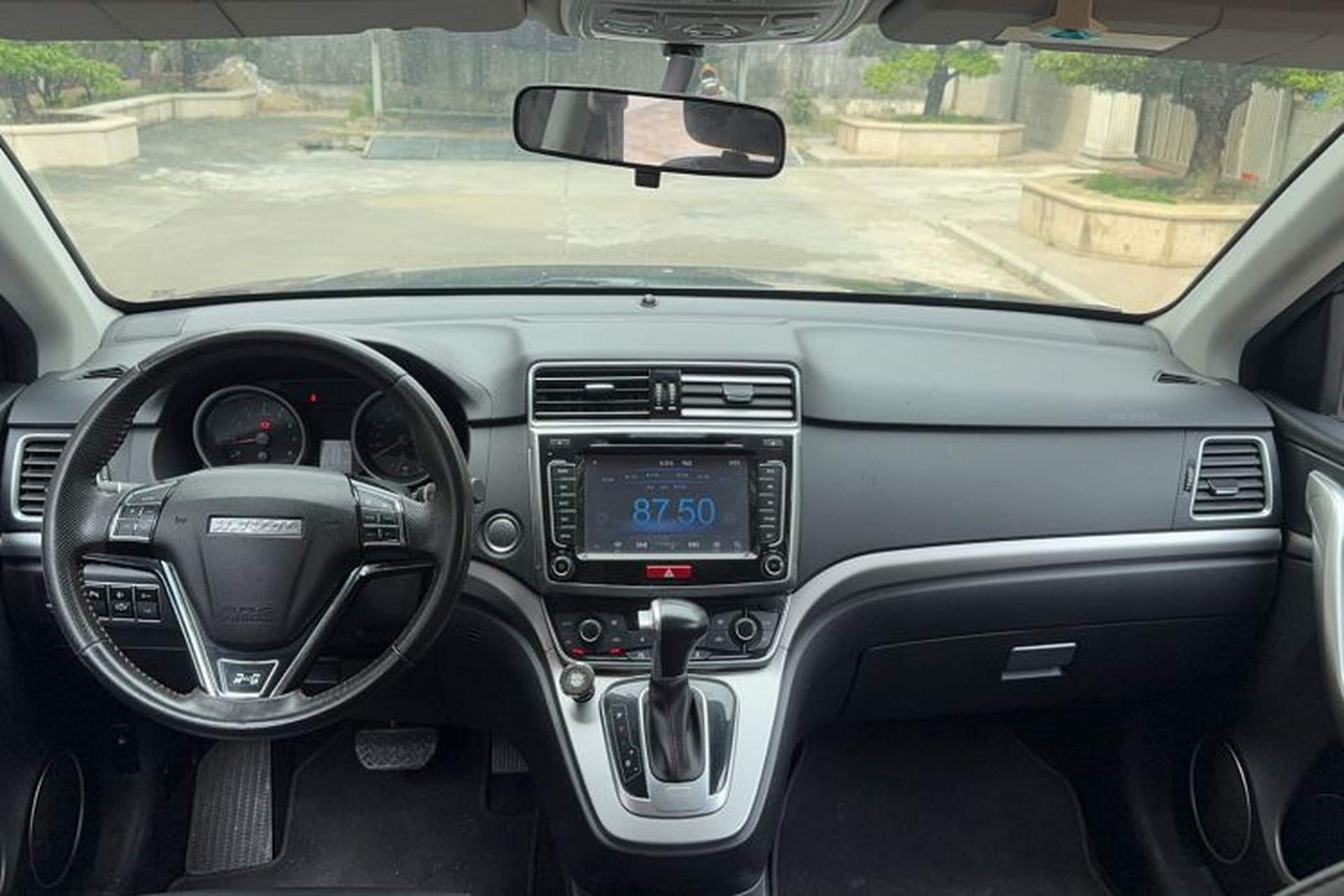 Used Haval H6 2017 Restyled Red-Label Sport Version 1.5T Automatic Two-Wheel Drive Luxury Trim Center Console