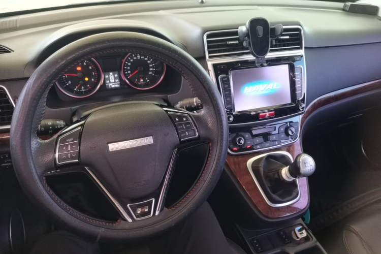 Used Haval H6 2017 Red-Label Sport Edition 1.5T Manual Two-Wheel Drive Elite Model Center Console