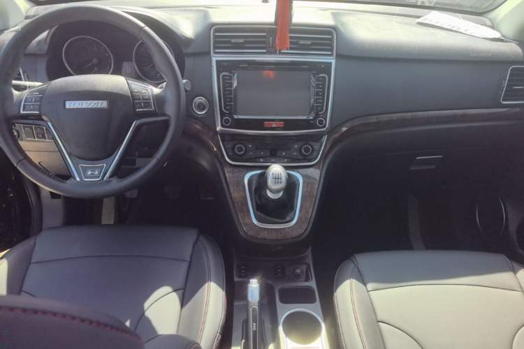 Used Haval H6 2017 Red-Label Sport Edition 1.5T Manual Two-Wheel Drive Elite Model Center Console