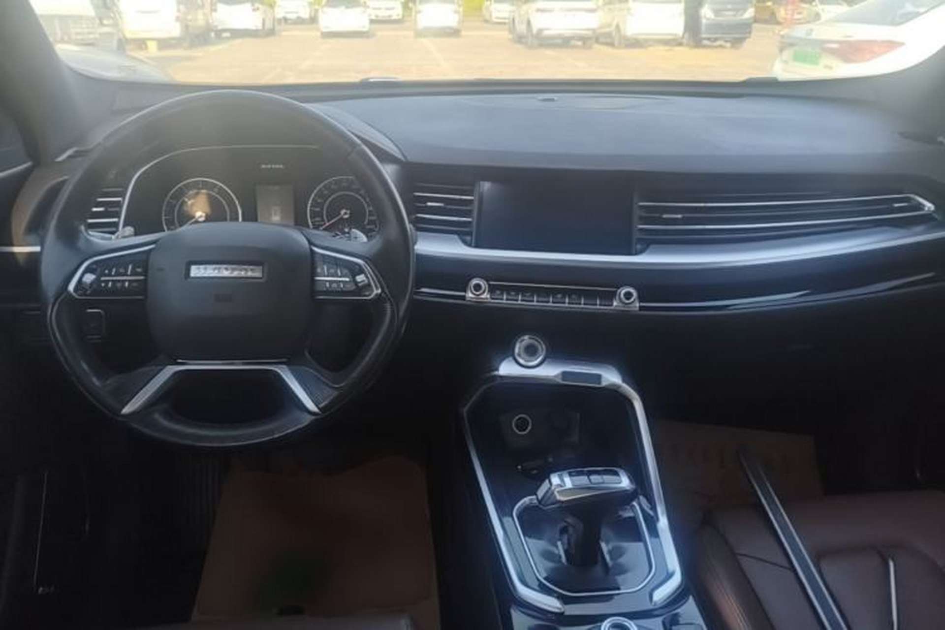 Used Haval H6 2017 Red Label 2.0T Automatic Two-Wheel Drive ZhiShang Model Center Console
