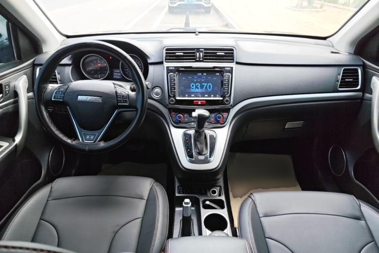 Used Haval H6 2017 Blue Label Sport Edition 1.5T Automatic Two-Wheel Drive Luxury Model Center Console