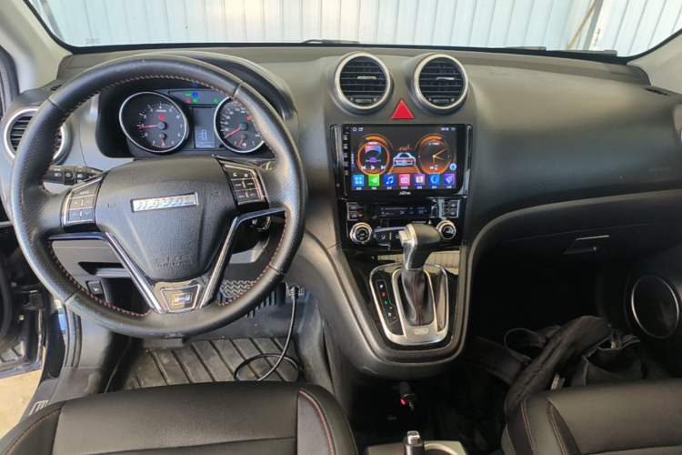 Used Haval H6 2017 Classic Edition 1.5T Automatic Two-Wheel Drive Urban Model Center Console