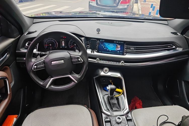 Used Haval H6 2017 Blue Label 1.5T Automatic Two-Wheel Drive ZhiShang Model Center Console