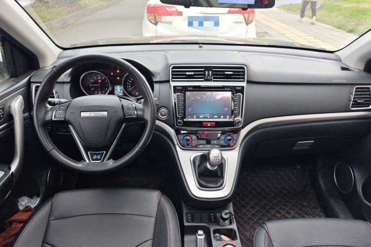 Used Haval H6 2017 Blue Label Sport Edition 1.5T Manual Two-Wheel Drive Elite Model Center Console