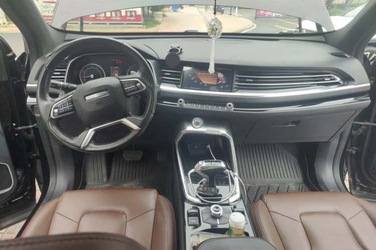 Used Haval H6 2017 Red Label 2.0T Automatic Two-Wheel Drive ZhiShang Model Center Console