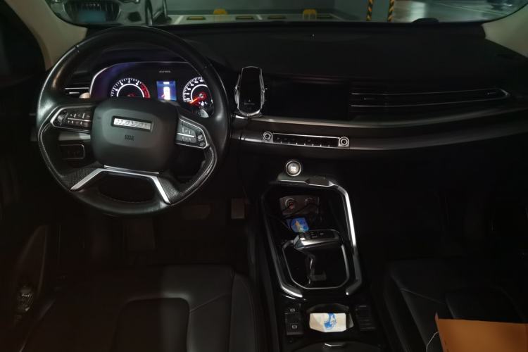 Used Haval H6 2017 Blue Label 2.0T Automatic Two-Wheel Drive Luxury Model Center Console