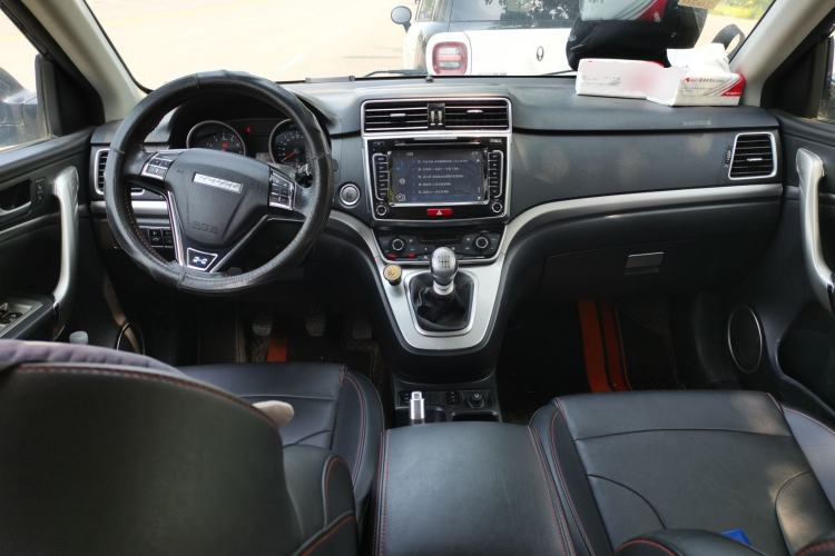 Used Haval H6 2017 Blue Label Sport Edition 1.5T Manual Two-Wheel Drive Elite Model Center Console