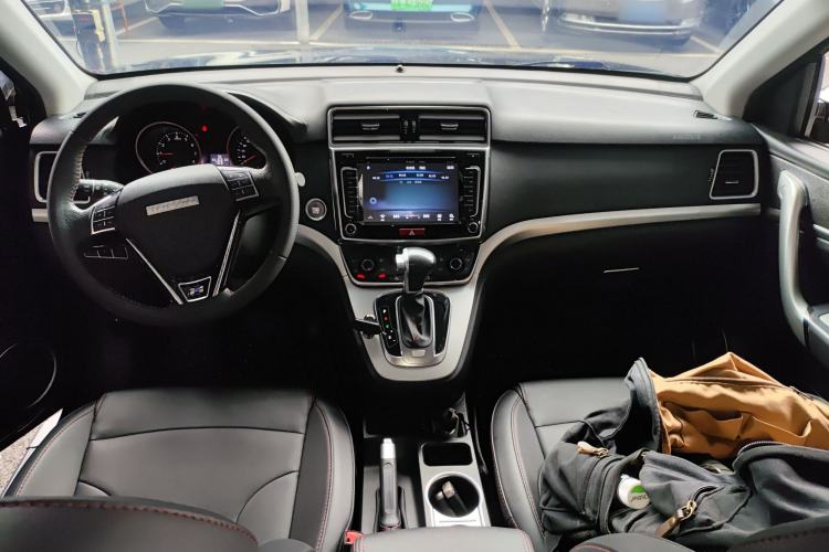 Used Haval H6 2017 Blue Label Sport Edition 1.5T Automatic Two-Wheel Drive Luxury Model Center Console