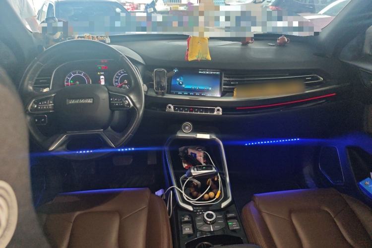 Used Haval H6 2017 Red Label 2.0T Automatic Two-Wheel Drive ZhiShang Model Center Console