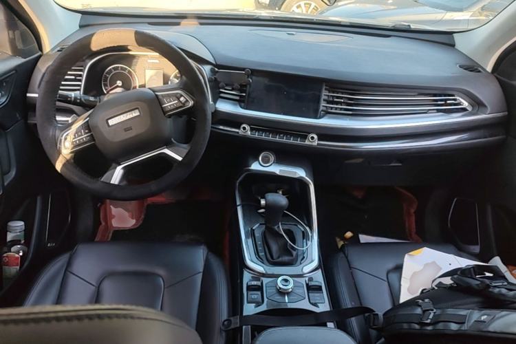 Used Haval H6 2017 Blue Label 1.5T Automatic Two-Wheel Drive ZhiShang Model Center Console