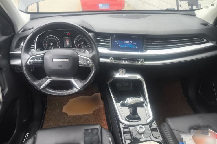 Used Haval H6 2017 Red Label 2.0T Automatic Two-Wheel Drive ZhiShang Model Center Console