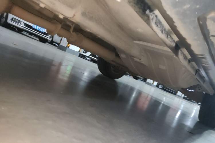 Used Haval H6 2017 Red Label 2.0T Automatic Two-Wheel Drive ZhiShang Model Chassis Front Left