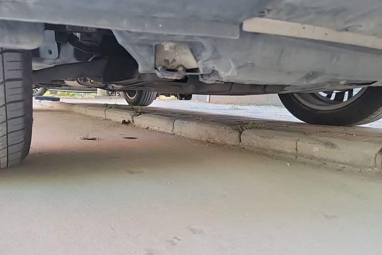 Used Haval H6 2017 Red Label 2.0T Automatic Two-Wheel Drive ZhiShang Model Chassis Front Right