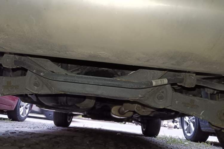 Used Haval H6 2017 Blue Label 1.5T Automatic Two-Wheel Drive ZhiShang Model Chassis Rear