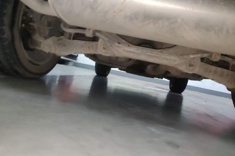 Used Haval H6 2017 Red Label 2.0T Automatic Two-Wheel Drive ZhiShang Model Chassis Rear