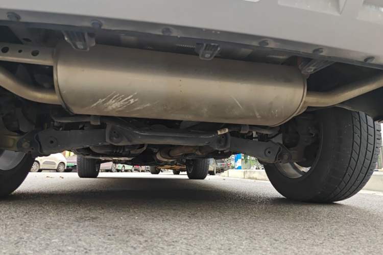 Used Haval H6 2017 Blue Label 1.5T Automatic Two-Wheel Drive ZhiShang Model Chassis Rear
