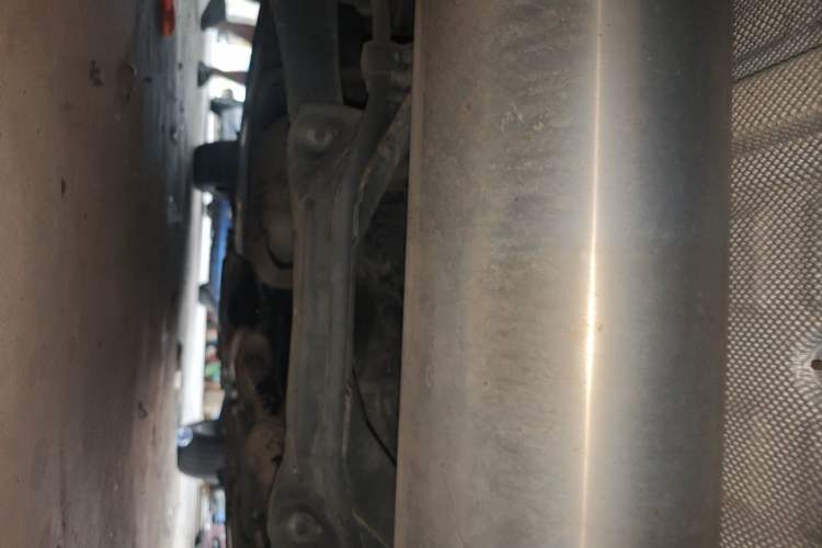 Used Haval H6 2017 Red Label 2.0T Automatic Two-Wheel Drive ZhiShang Model Chassis Rear