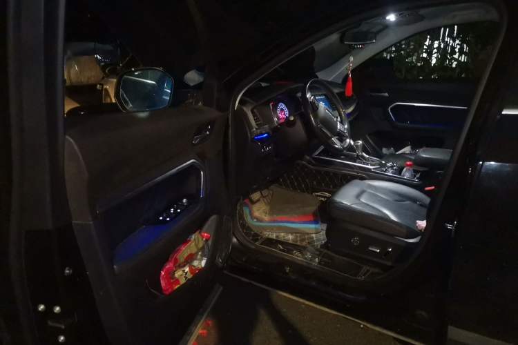 Used Haval H6 2017 Blue Label 1.5T Automatic Two-Wheel Drive ZhiShang Model Driver Seat