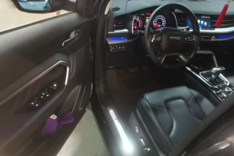 Used Haval H6 2017 Blue Label 2.0T Automatic Two-Wheel Drive Smart Edition Driver Seat