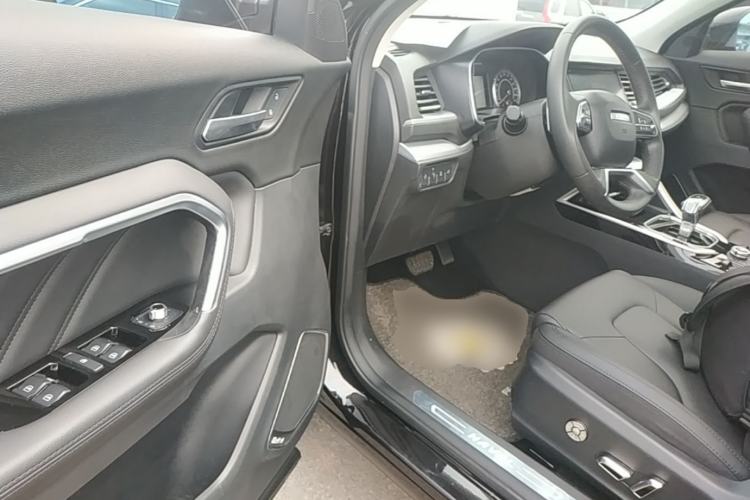 Used Haval H6 2017 Blue Label 2.0T Automatic Two-Wheel Drive Smart Edition Driver Seat