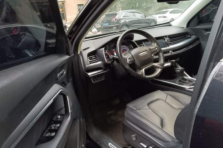 Used Haval H6 2017 Blue Label 1.5T Automatic Two-Wheel Drive ZhiShang Model Driver Seat