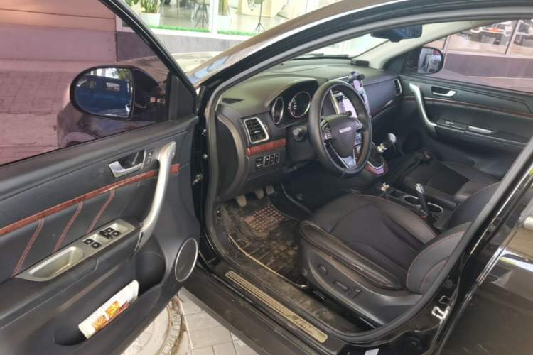 Used Haval H6 2017 Red-Label Sport Edition 1.5T Manual Two-Wheel Drive Elite Model Driver Seat