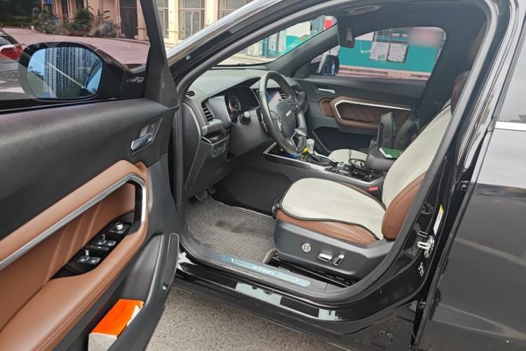 Used Haval H6 2017 Blue Label 1.5T Automatic Two-Wheel Drive ZhiShang Model Driver Seat
