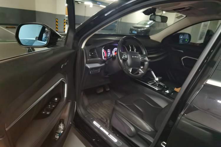 Used Haval H6 2017 Blue Label 2.0T Automatic Two-Wheel Drive Luxury Model Driver Seat