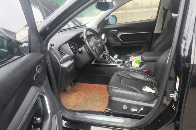 Used Haval H6 2017 Red Label 2.0T Automatic Two-Wheel Drive ZhiShang Model Driver Seat