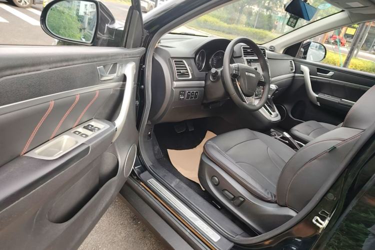 Used Haval H6 2017 Red-Label Sport Edition 1.5T Automatic Two-Wheel Drive Luxury Model Driver Seat