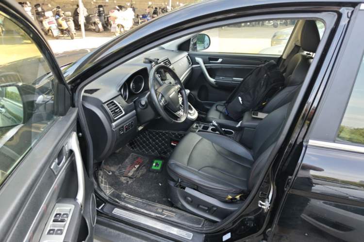 Used Haval H6 2017 Red-Label Sport Edition 1.5T Automatic Two-Wheel Drive Luxury Model Driver Seat