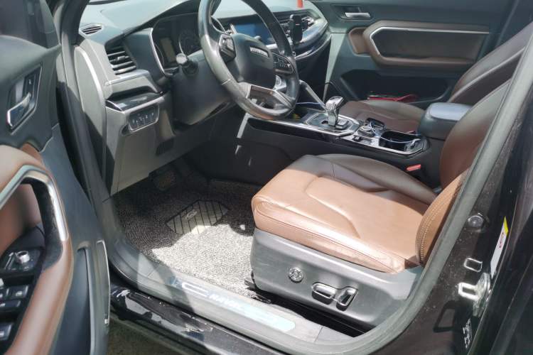 Used Haval H6 2017 Blue Label 2.0T Automatic Two-Wheel Drive Smart Edition Driver Seat
