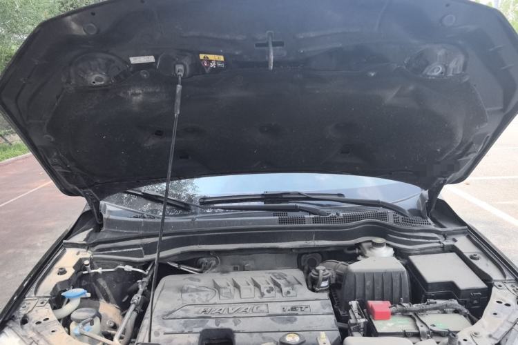 Used Haval H6 2017 Red-Label Sport Edition 1.5T Manual Two-Wheel Drive Elite Model Engine Bay