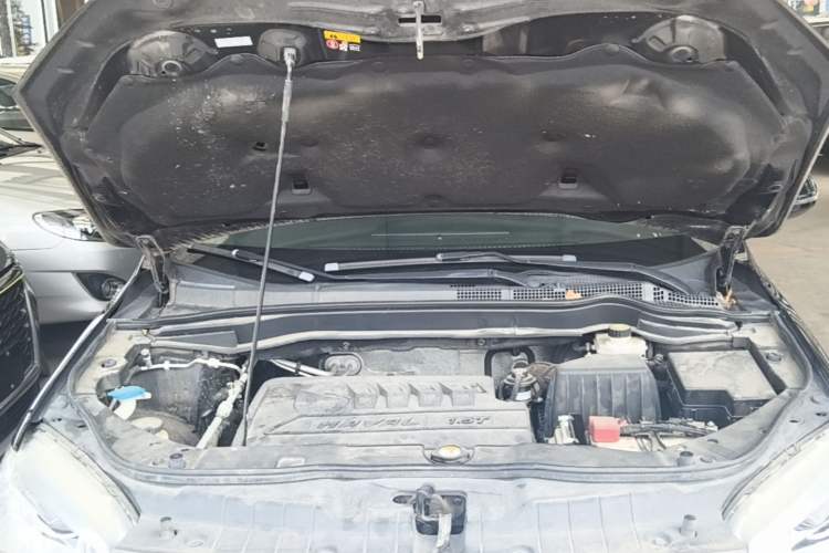 Used Haval H6 2017 Red-Label Sport Edition 1.5T Manual Two-Wheel Drive Elite Model Engine Bay