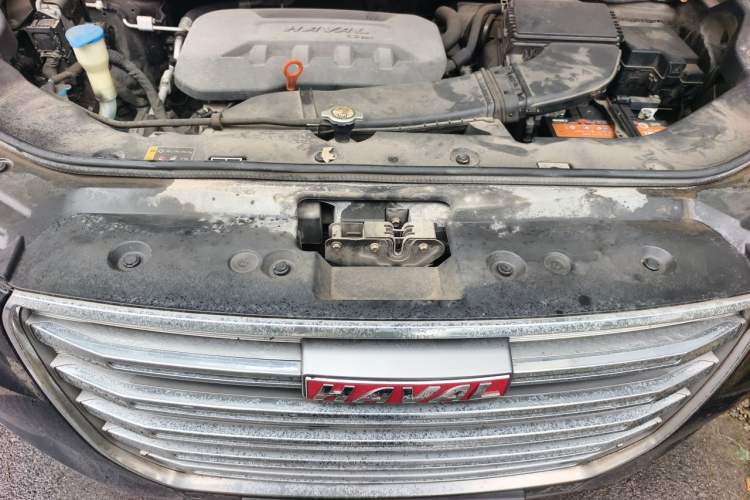 Used Haval H6 2017 Red-Label 1.3T Automatic Two-Wheel Drive ZhiShang Model Engine Bay