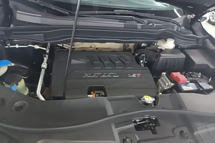 Used Haval H6 2017 Blue Label Sport Edition 1.5T Manual Two-Wheel Drive Elite Model Engine Bay