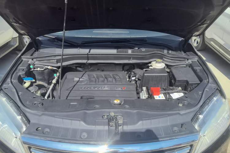 Used Haval H6 2017 Red-Label Sport Edition 1.5T Manual Two-Wheel Drive Elite Model Engine Bay