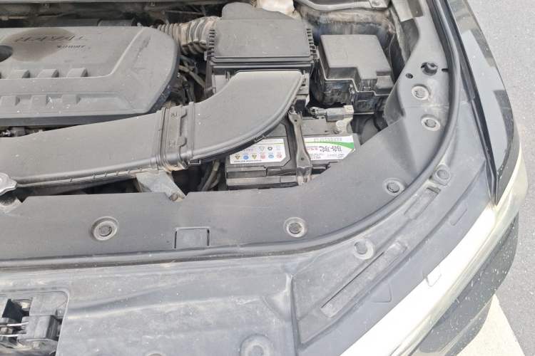 Used Haval H6 2017 Blue Label 2.0T Automatic Two-Wheel Drive Smart Edition Engine Bay Left