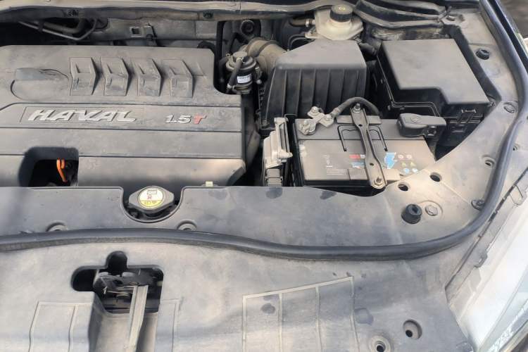 Used Haval H6 2017 Red-Label Sport Edition 1.5T Automatic Two-Wheel Drive Luxury Model Engine Bay Left