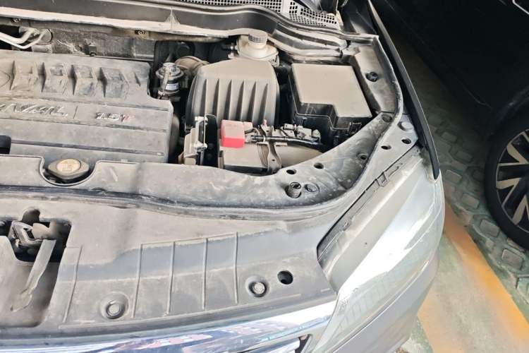 Used Haval H6 2017 Red-Label Sport Edition 1.5T Manual Two-Wheel Drive Elite Model Engine Bay Left