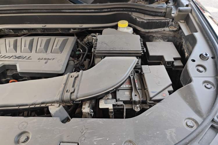 Used Haval H6 2017 Blue Label 1.5T Automatic Two-Wheel Drive ZhiShang Model Engine Bay Left