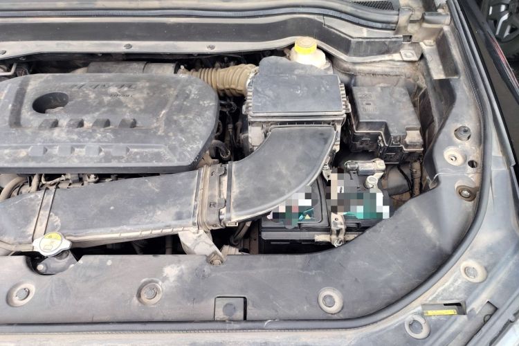 Used Haval H6 2017 Red Label 2.0T Automatic Two-Wheel Drive ZhiShang Model Engine Bay Left