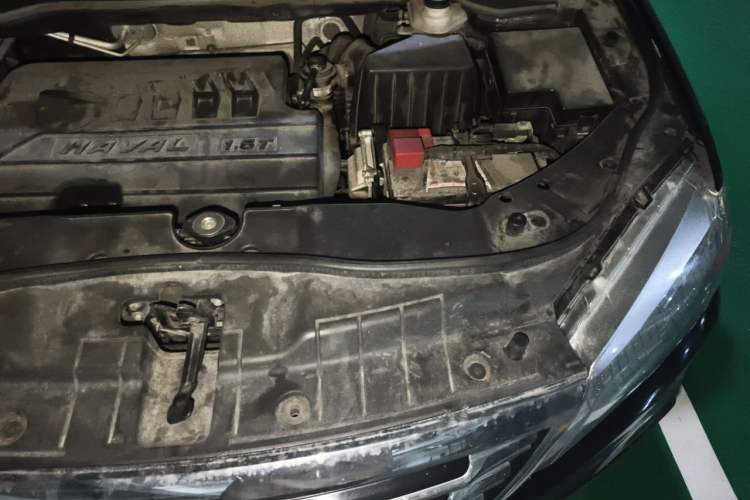 Used Haval H6 2017 Restyled Red-Label Sport Version 1.5T Automatic Two-Wheel Drive Luxury Trim Engine Bay Left