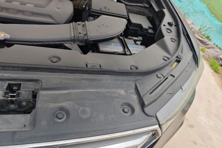 Used Haval H6 2017 Blue Label 2.0T Automatic Two-Wheel Drive Leading Model Engine Bay Left