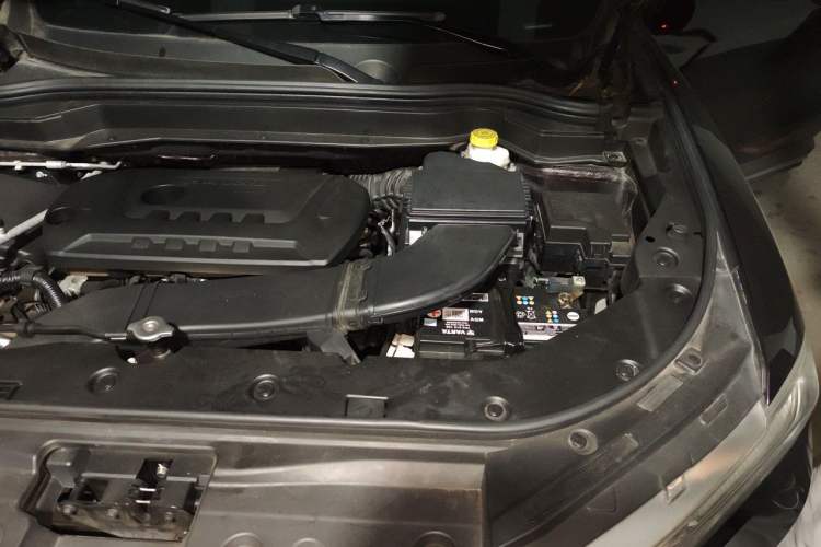 Used Haval H6 2017 Blue Label 2.0T Automatic Two-Wheel Drive Smart Edition Engine Bay Left