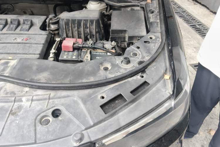 Used Haval H6 2017 Blue Label Sport Edition 1.5T Manual Two-Wheel Drive Elite Model Engine Bay Left