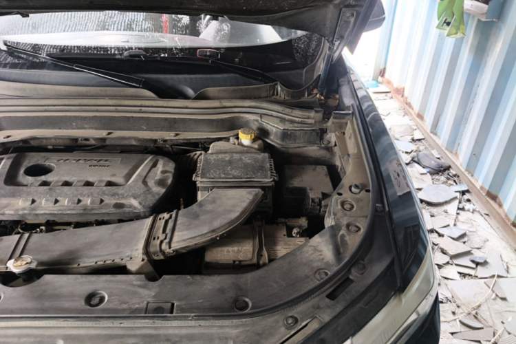 Used Haval H6 2017 Blue Label 2.0T Automatic Two-Wheel Drive Smart Edition Engine Bay Left