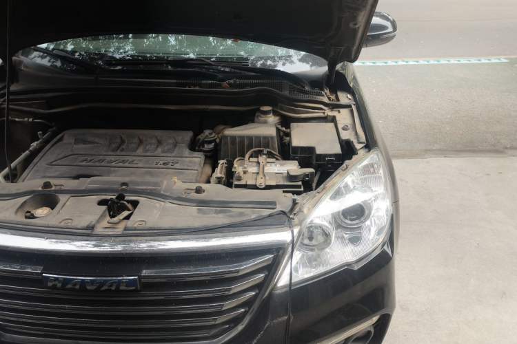Used Haval H6 2017 Classic Edition 1.5T Automatic Two-Wheel Drive Elite Model Engine Bay Left