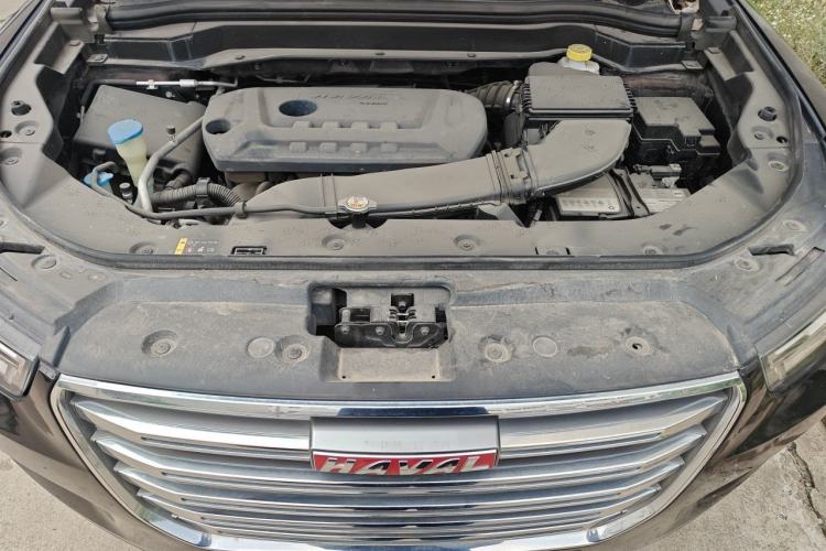 Used Haval H6 2017 Red Label 2.0T Automatic Two-Wheel Drive ZhiShang Model Engine Bay