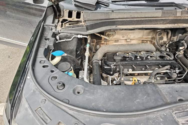 Used Haval H6 2017 Blue Label Sport Edition 1.5T Automatic Two-Wheel Drive Luxury Model Engine Bay Right